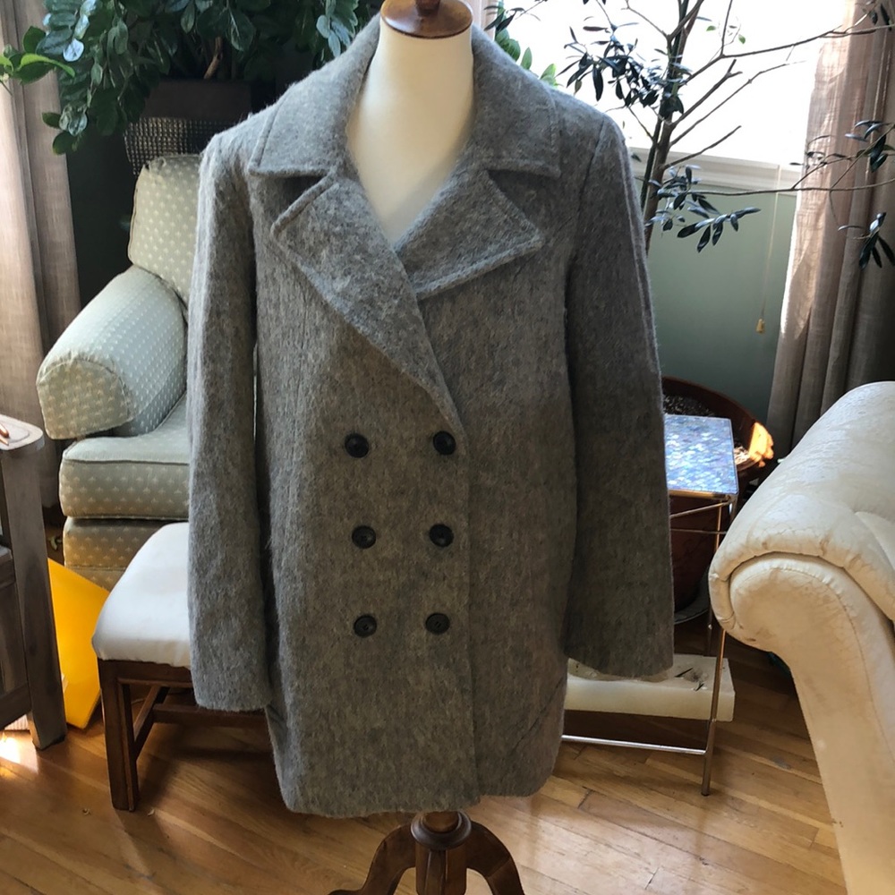 Marc New York beautiful Ladies coat in Gray.